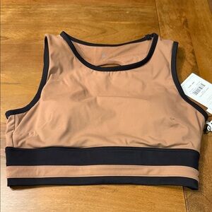 Flattering Sleeveless Contrast Band Crop Tank - Nude/Pewter